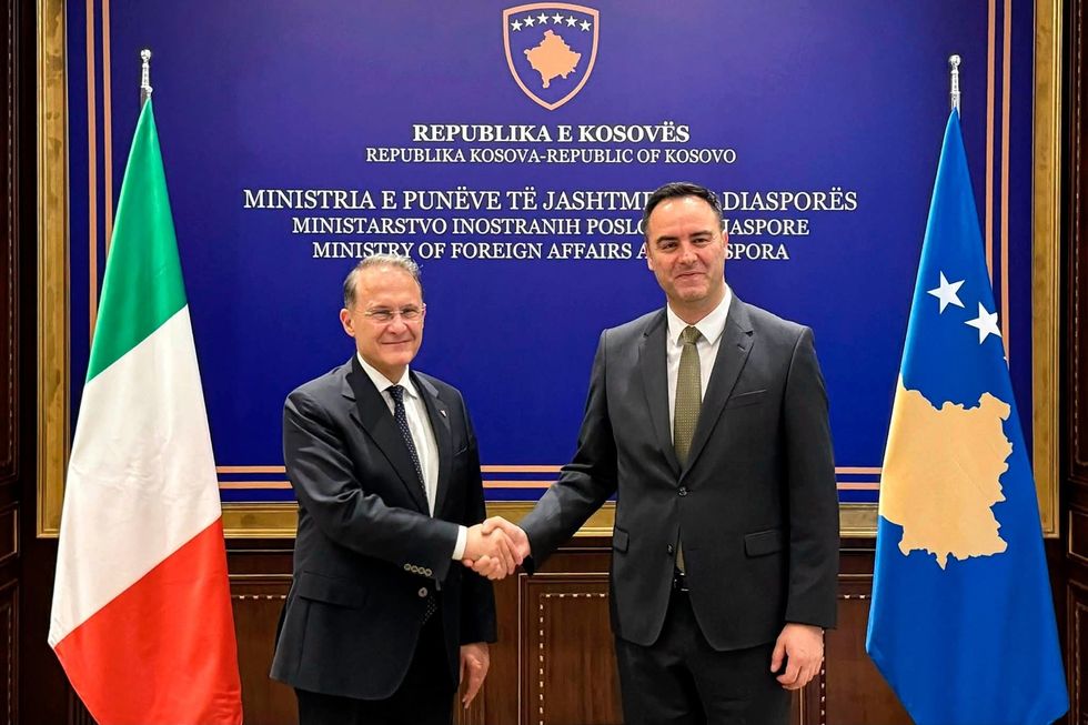 Takimi i rëndësishëm mes Glauk Konjufcës dhe zëvendësministrit italian për marrëdhëniet Kosovë-Itali