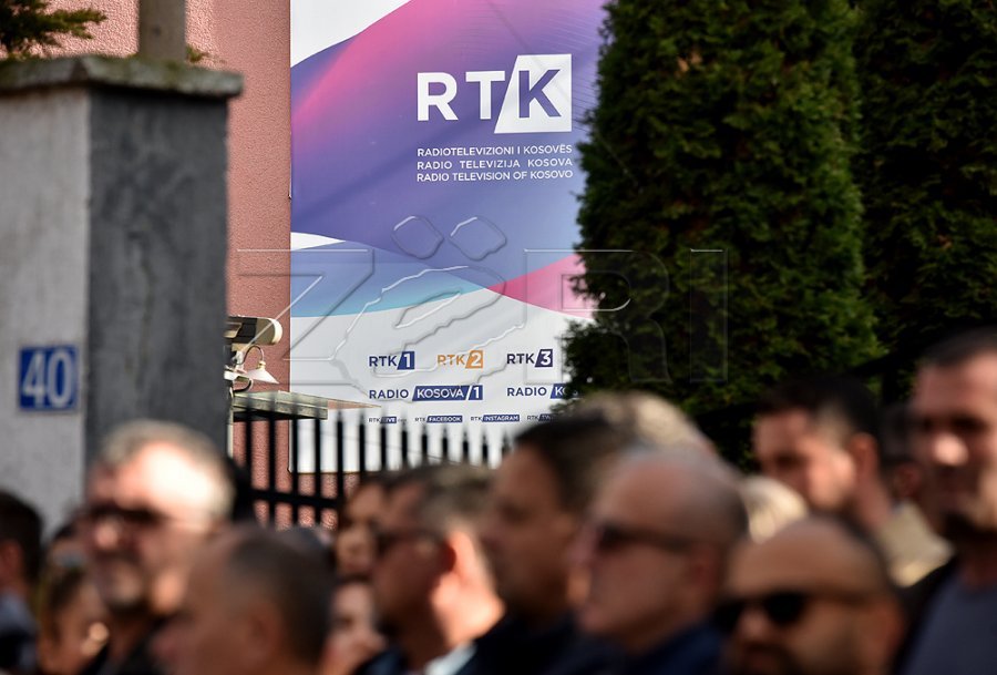 Punëtorët e RTK-së paralajmërojnë protestë për pagat e vonuara dhe kërkojnë përgjegjësi
