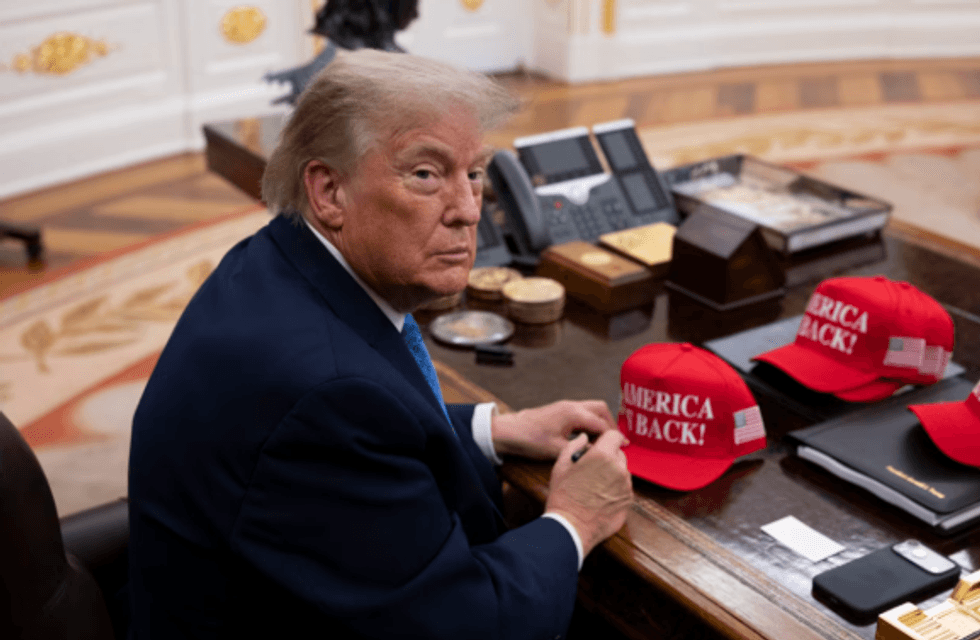 Donald Trump konfirmon përfundimin e armëpushimit dhe pranimin e vazhdimit të bisedimeve me Iranin.