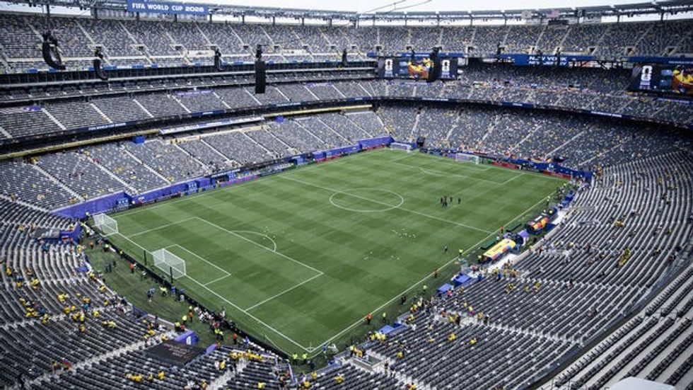 FIFA nxjerr në shitje copa bari nga finalja e Kupës së Botës me çmim të lartë