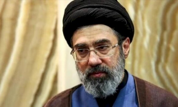 Udhëheqësi suprem i Iranit premton hakmarrje për vrasjen e babait të tij
