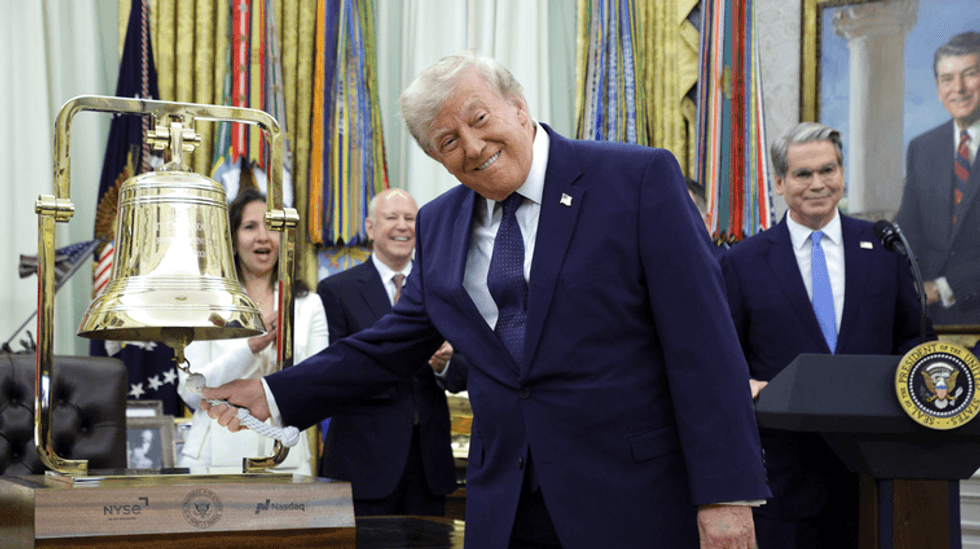 Trump nis programin e kursimeve për fëmijët me 1 mijë dollarë fillestarë