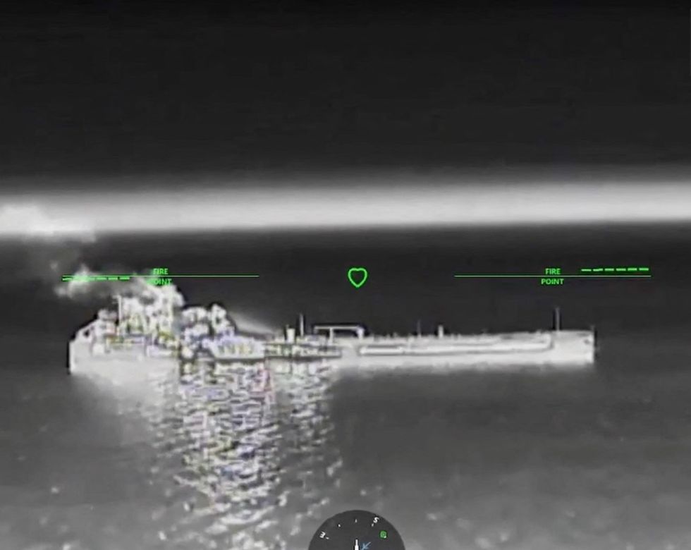 Rusia pezulloi transportin detar në Detin e Azov pas sulmeve me dronë që goditën 10 cisterna, 4 tragete dhe një rafineri nafte në Syzran.