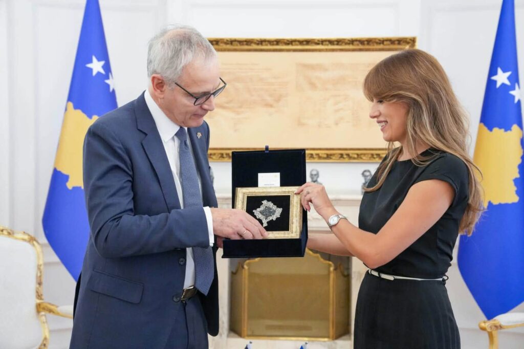 Takimi lamtumirës i Haxhiut me ambasadorin belg Cuvelier dhe falënderimet për mbështetjen ndaj Kosovës