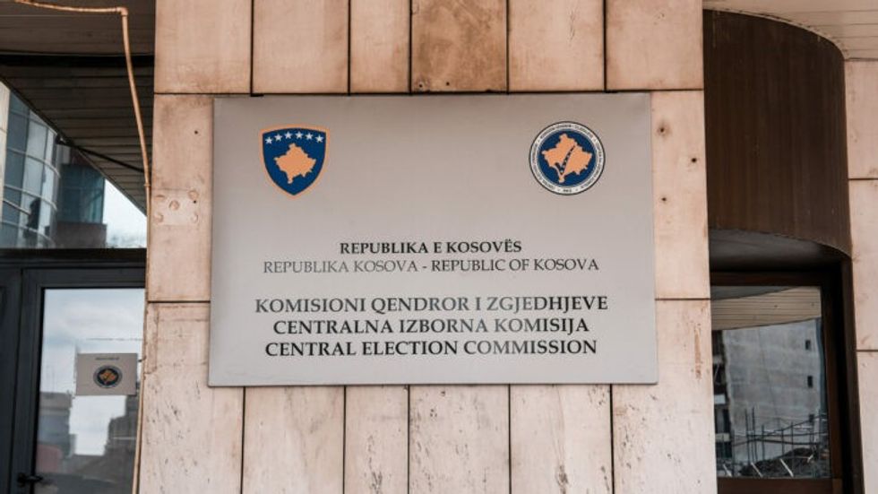 KQZ miraton ndarjen e 2.1 milionë eurove për partitë parlamentare për periudhën korrik-dhjetor 2026.