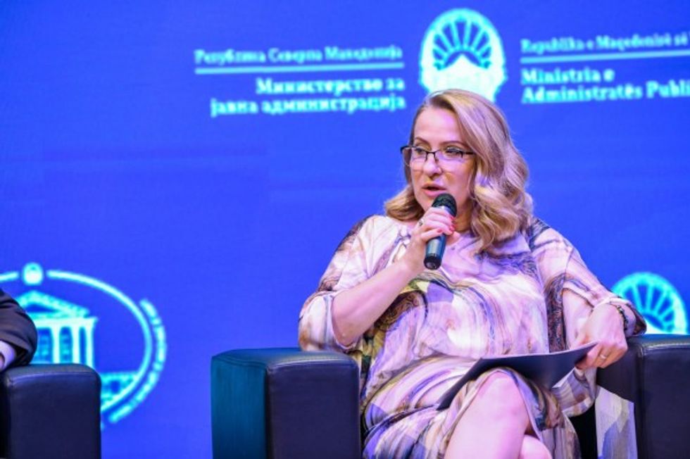 Ministrja serbe që mbështet Millosheviqin dhe SPS-në nuk tërhiqet nga deklaratat e saj