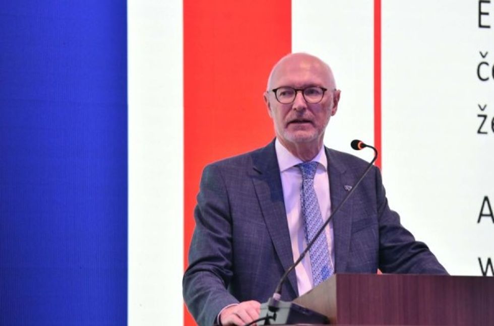 Mesazhi i ambasadorit francez dhe thirrja për kompromis në Kosovë