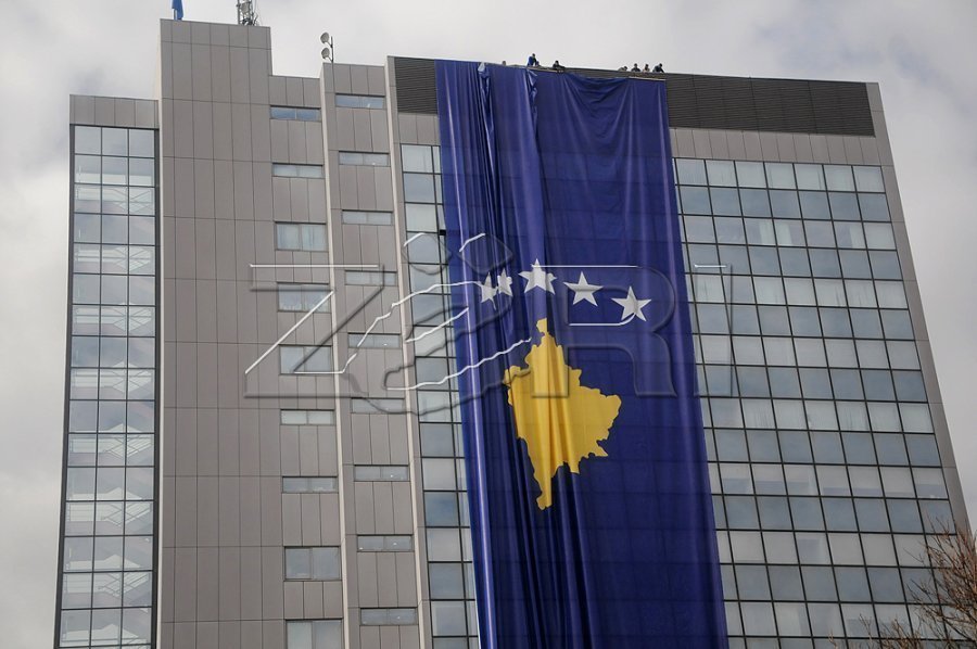 Kriza politike në Kosovë kërcënon fondet dhe stabilitetin ekonomik