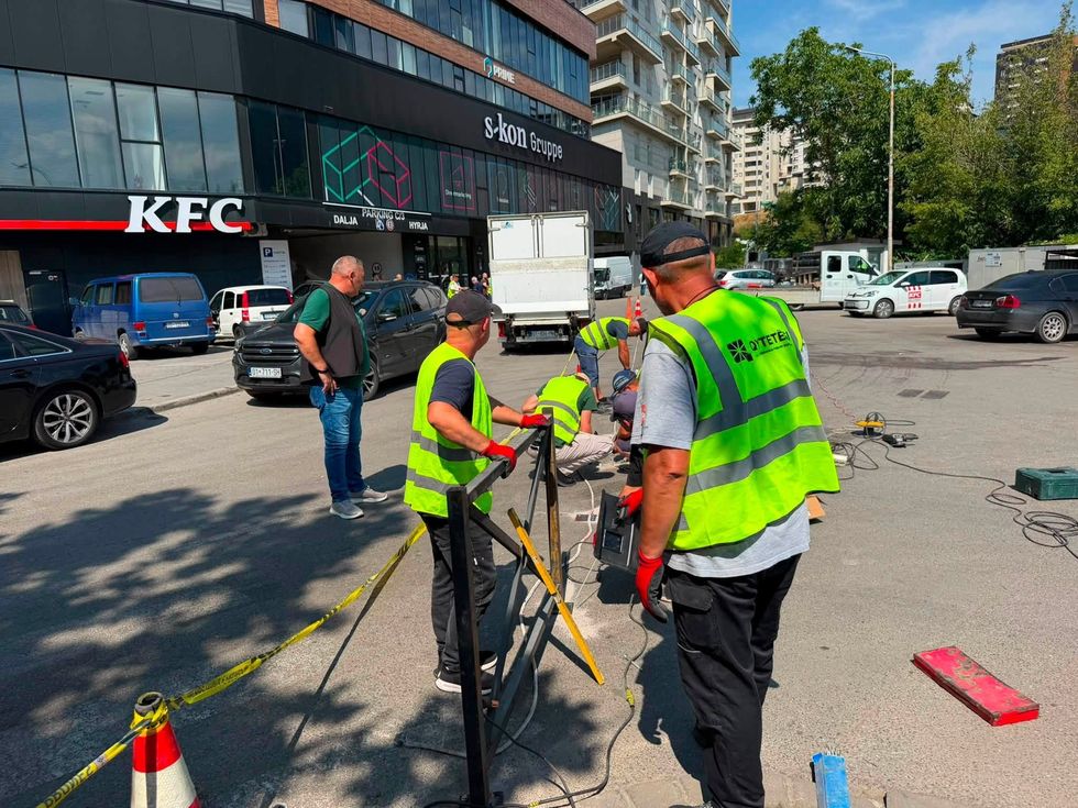 Hapësira publike në “Ramiz Sadiku” lirohet nga uzurpimi, paralajmërime për aksione të tjera