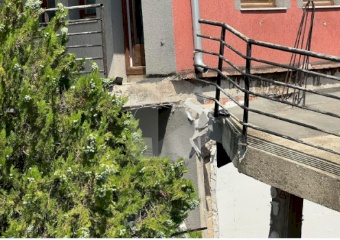 Shembja e një shtëpie në rrugën A ndez alarmin në Prishtinë