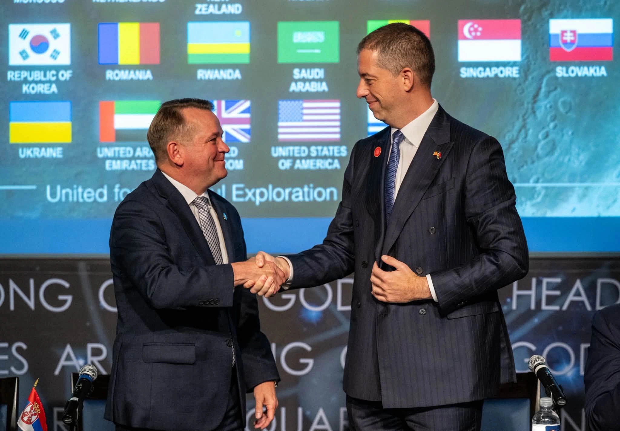 SHBA dhe Serbia nënshkruajnë marrëveshje për mbrojtjen dhe teknologjinë gjatë Dialogut Strategjik në Uashington.