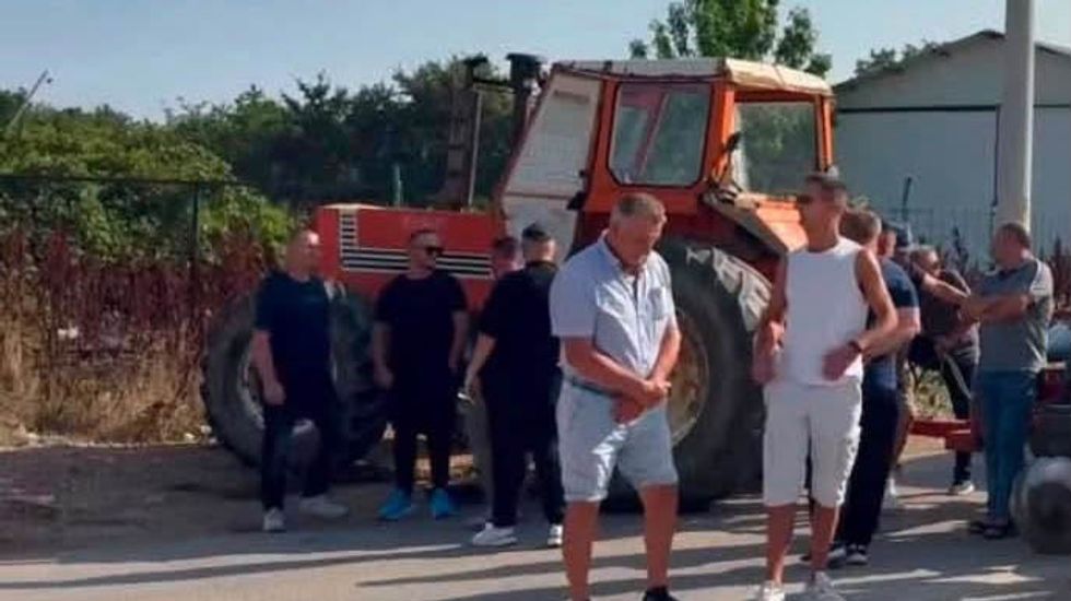 Rruga drejt deponisë së Sferkës bllokohet, rrezikohen shërbimet për 220 mijë banorë