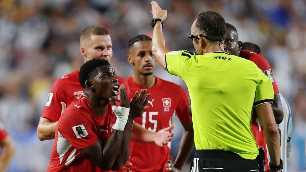 Embolo thyen heshtjen pas kartonit të kuq në Kupën e Botës