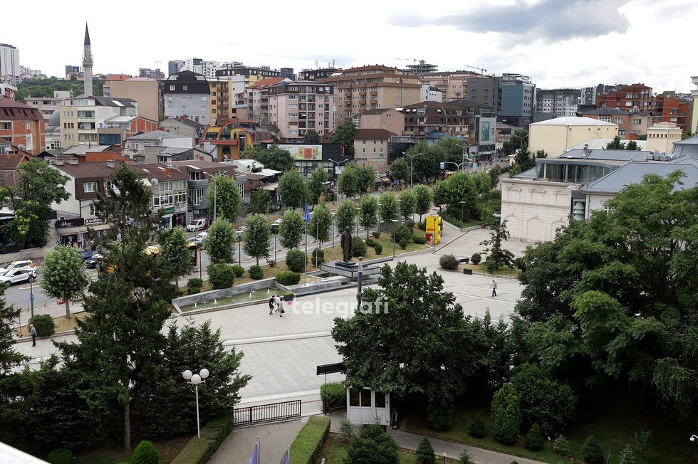 Moti i vranët dhe reshjet me bubullima mbizotërojnë sot në Kosovë