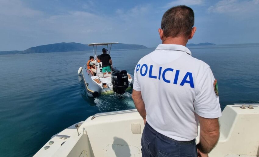 Policia paralajmëron: Rrezik në det dhe rrugë për shkak të motit të keq