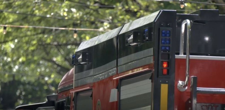 Automjeti digjet në rrugën Suharekë-Prishtinë, pa të lënduar