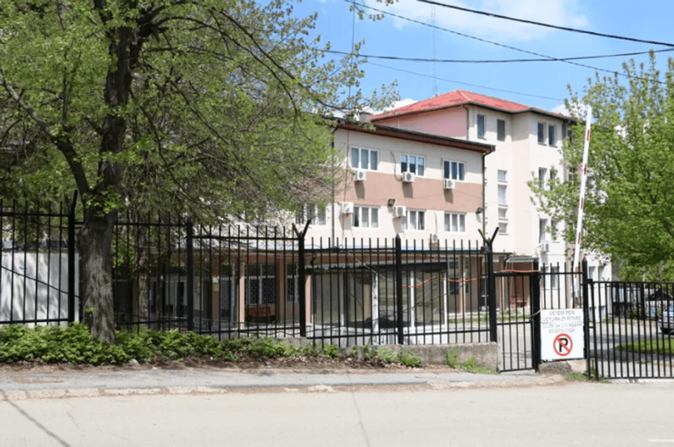 Presionet dhe polemikat për rikthimin e gjyqtarëve dhe prokurorëve serbë në Kosovë