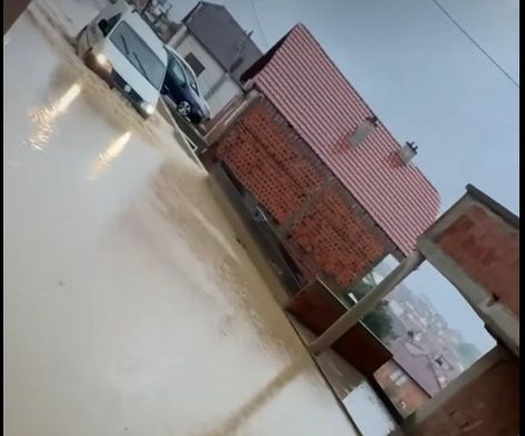 Vërshimet përfshijnë edhe komunat e Ferizajt, Prizrenit dhe Vitit, duke zgjeruar zonat e prekura nga reshjet e dendura në Kosovë.