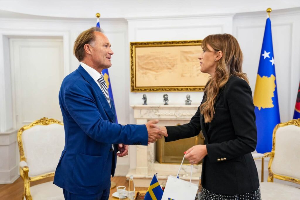 Takimi lamtumirës mes Haxhiut dhe ambasadorit suedez Westerlund shënon një kapitull të ri në marrëdhëniet Kosovë-Suedi