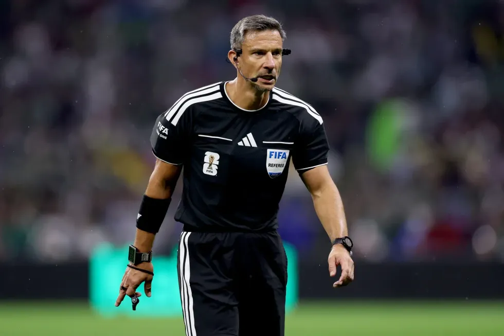 Slavko Vincic ka njoftuar tërheqjen nga futbolli pas kritikave për menaxhimin e finales së Kupës së Botës 2026.