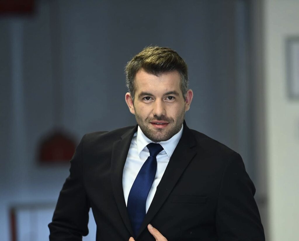 Familja Gjinovci reagon për lidhjet me Arkanin dhe distancohet nga Rron Gjinovci
