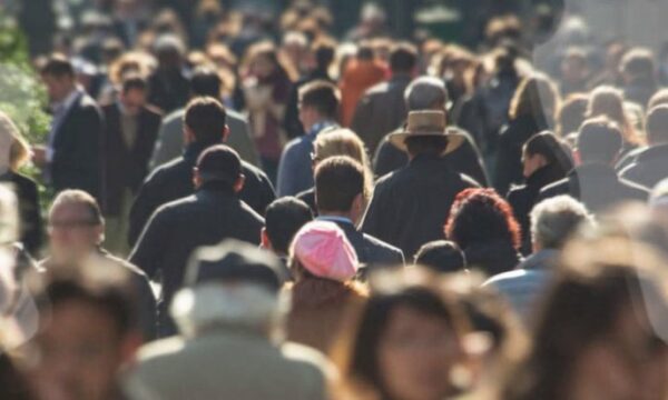Paradoksi demografik i Shqipërisë: Emigracioni dhe sfidat e së ardhmes
