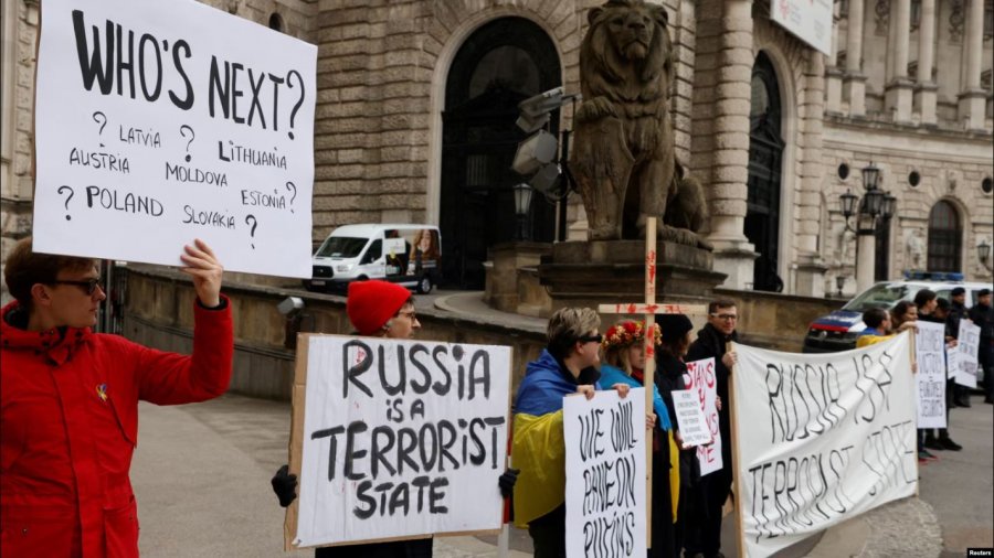 Kongresisti amerikan Joe Wilson thekson ndikimin e tepruar të Vladimir Putinit në Serbi dhe lidhjen e tij me kompaninë kombëtare të naftës NIS.