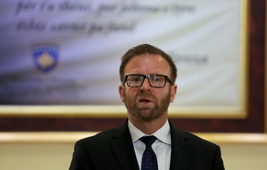 Përplasja politike pas vdekjes së punëtorit në Prishtinë dhe kujtimi i rastit tragjik në QKUK