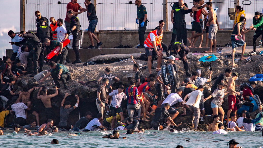 48,300 migrantë janë kthyer në Marok nga Ceuta deri të premten në mbrëmje.