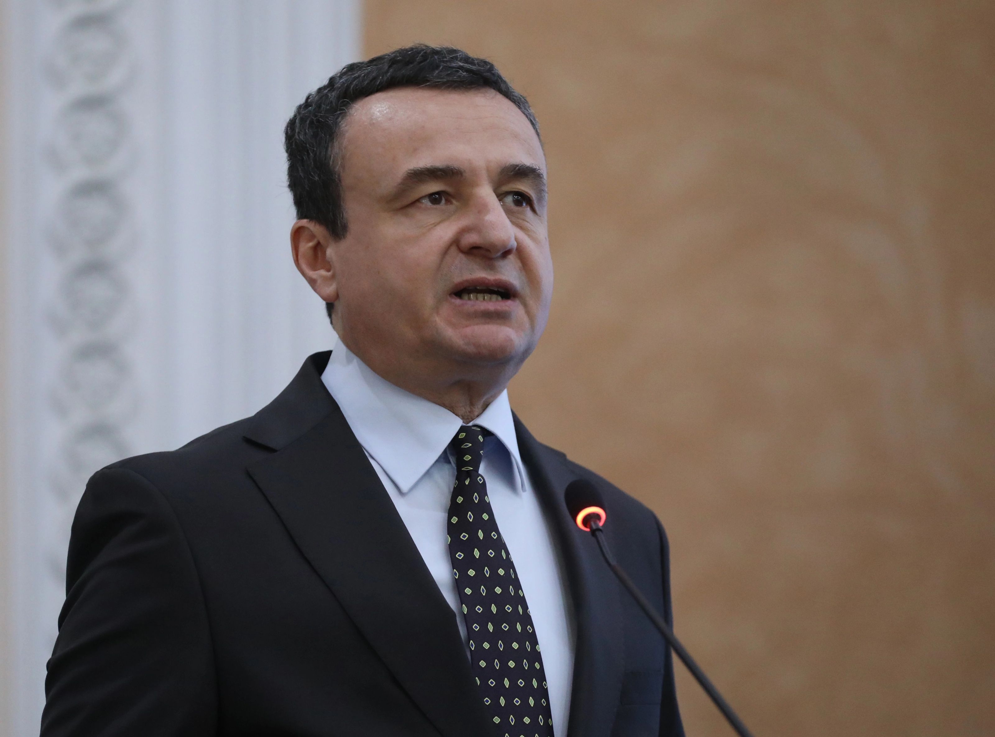 Kurti kërkon nga SHBA dhe BE të zbardhin të vërtetën për krimet në Kosovë