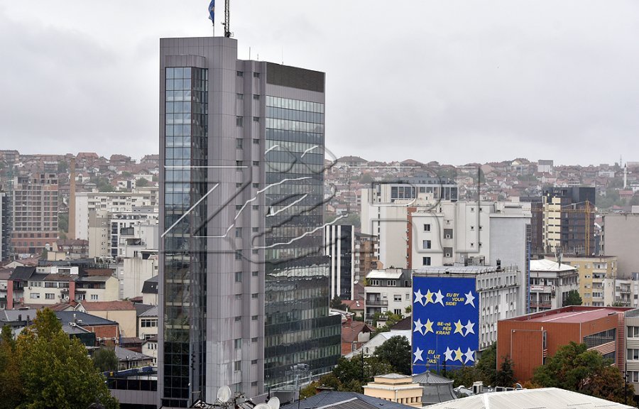 Ngërçi institucional në Kosovë kërcënon zhvillimin ekonomik dhe investimet