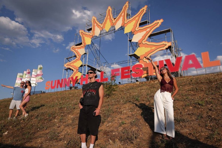 “Sunny Hill Festival” përmbyllet me sukses dhe e vendos Kosovën në skenën kulturore globale