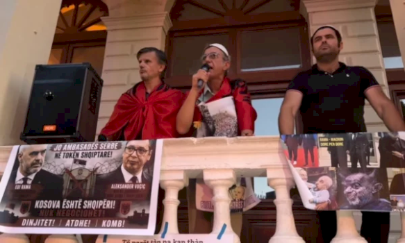Protesta në Shkodër kundër hapjes së konsullatës serbe: Kujtimet e plagëve të së kaluarës ende gjallë