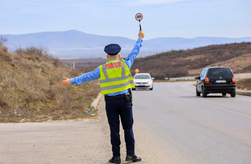 80 aksidente në 24 orë dhe mijëra gjoba, si po vepron policia e Kosovës
