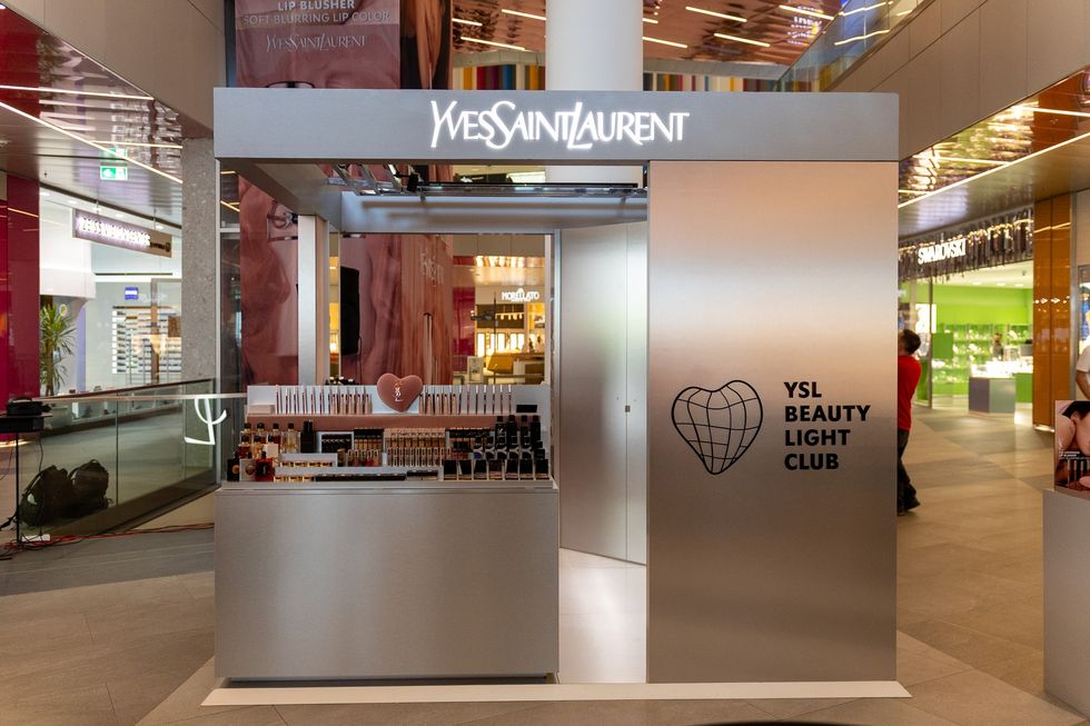 Eksperienca unike e YSL Beauty Light Club në Prishtina Mall