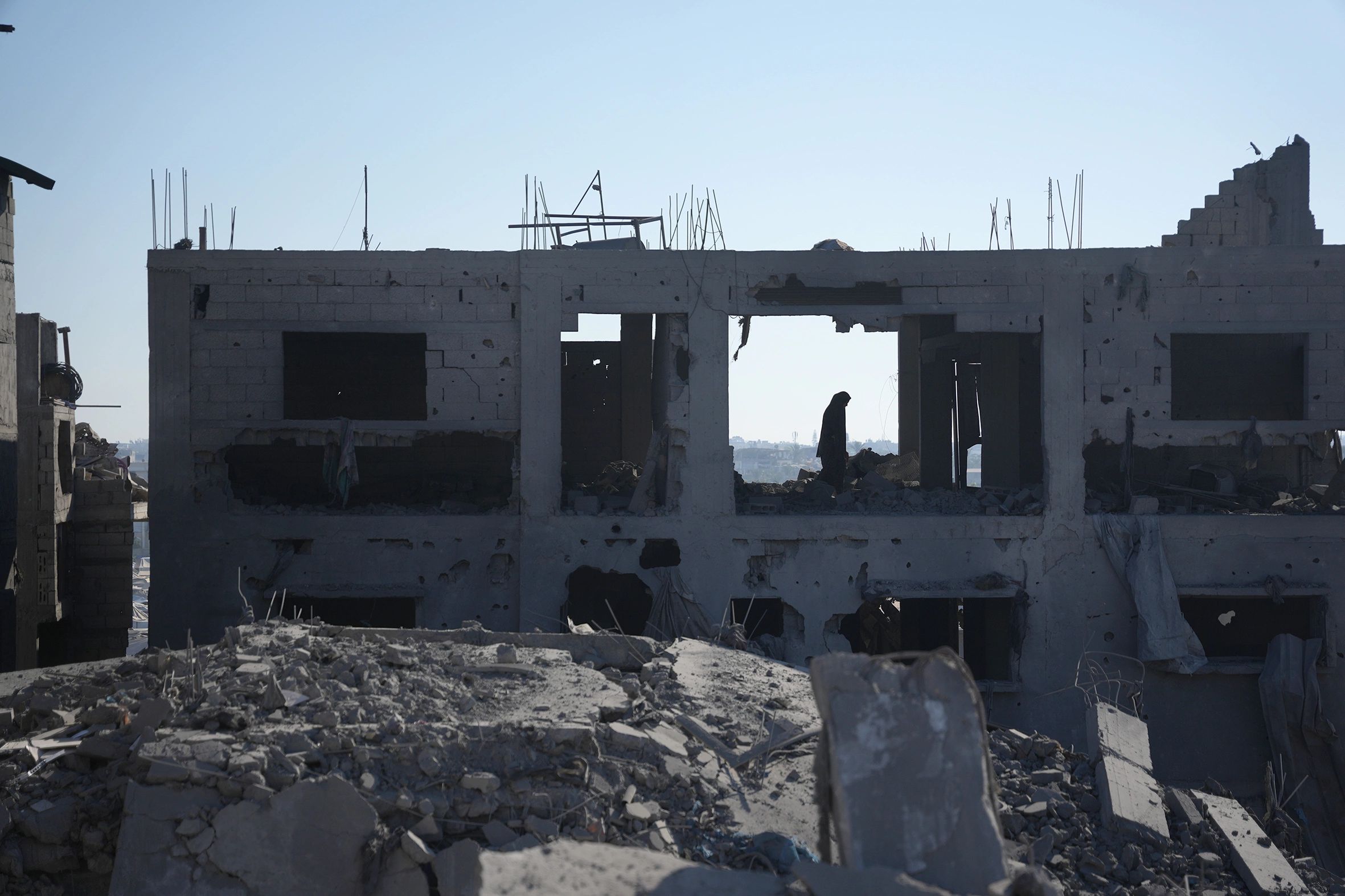 Izraeli zgjeron barrierat në Gaza dhe detyron zhvendosjen e palestinezëve
