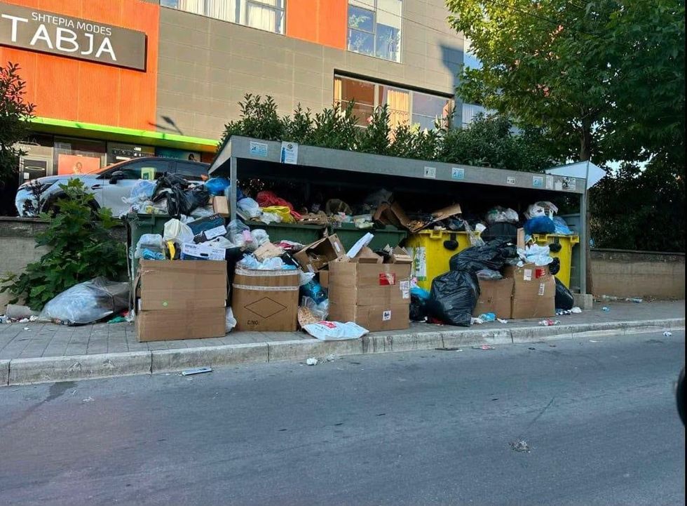 Fushë-Kosova forcon kontrollet për mbeturinat dhe paralajmëron gjoba