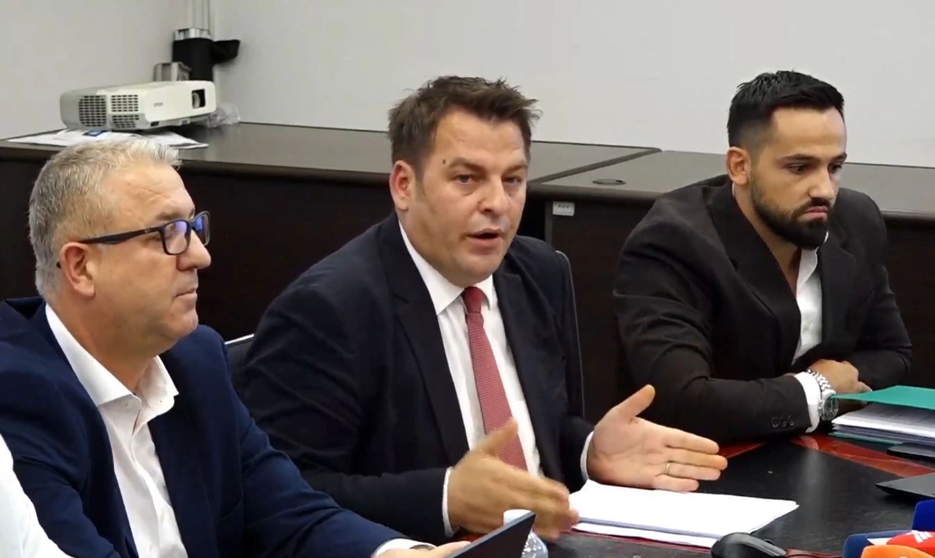 Uji i fermerëve përdoret për qumështoren “Vita”, Muja paralajmëron kallëzim penal