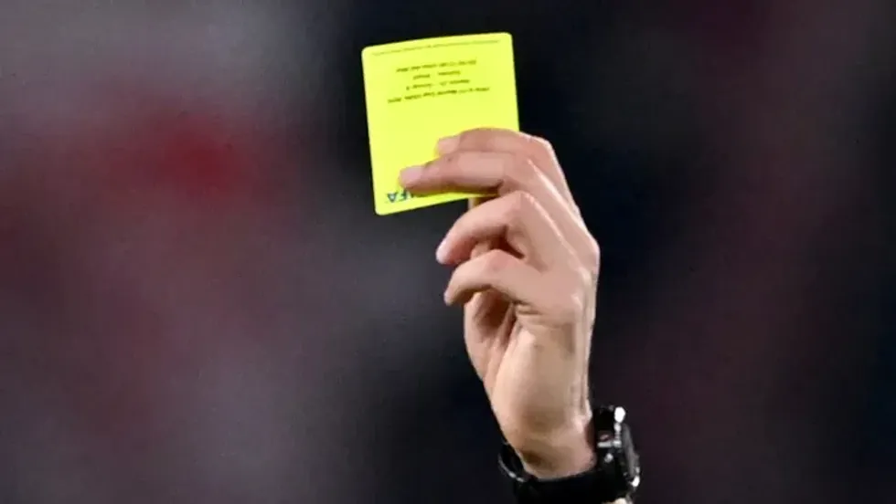 UEFA rishikon rregullat për kartonët e verdhë në garat evropiane