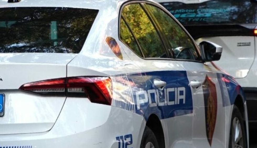 Policia ka ngritur pika kontrolli dhe po kryen kontrolle për kapjen e autorëve të grabitjes në Kamëz.