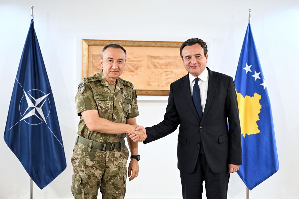Kurti dhe komandanti i KFOR-it diskutojnë për sigurinë dhe bashkëpunimin në Kosovë