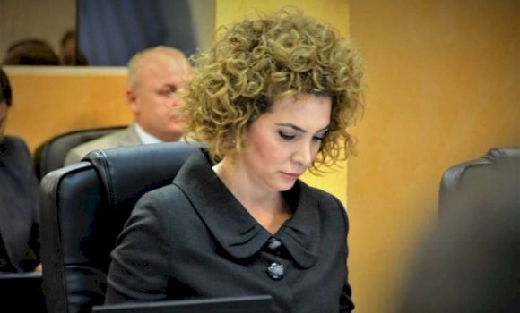Albena Reshitaj: Vjosa Osmani zgjedhja e duhur për presidenten e Kosovës