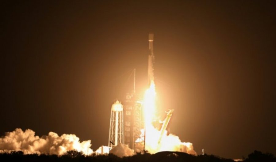 Përplasja e kontrolluar e raketës SpaceX me Hënën ngre shqetësime për mbetjet hapësinore