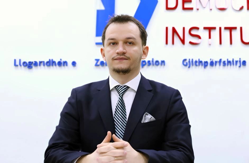 Afati i fundit për konstituimin e Kuvendit: Çfarë po ndodh pas ndërprerjes së seancës?