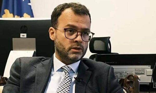 Opozita përballet me zgjedhjen e Presidentit ose zgjedhje të reja në fund të vitit
