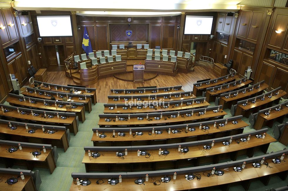Afati i fundit për konstituimin e Kuvendit dhe shpresat për marrëveshje LVV-LDK