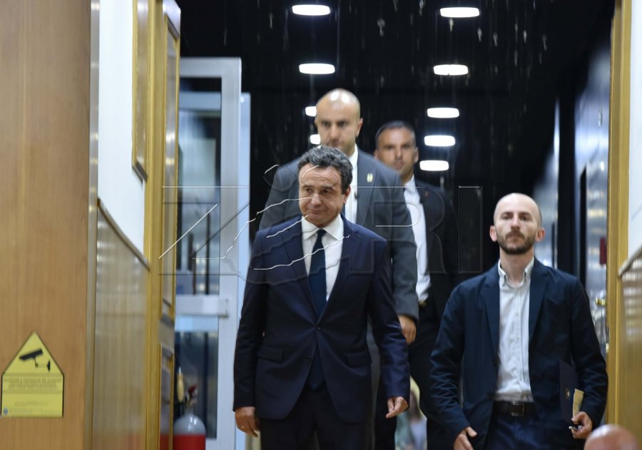 Albin Kurti konfirmon se Albulena Haxhiu do të vazhdojë të jetë ushtruese e detyrës së presidentes edhe pas betimit si deputete.
