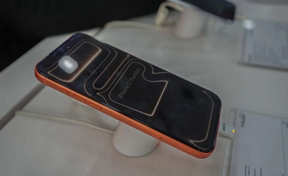 Apple po përgatit iPhone-in me ekran rekord, gati për 20-vjetorin