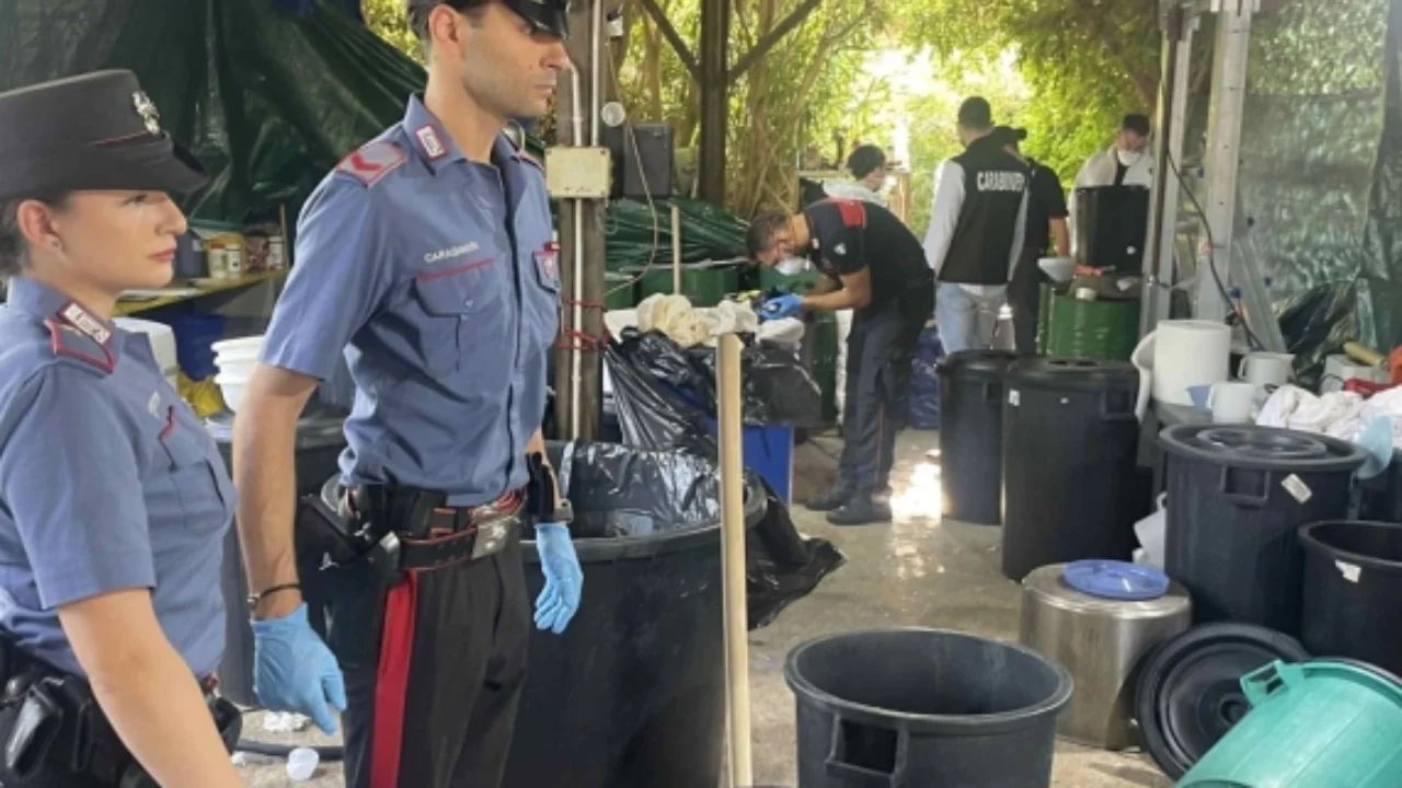 Rafineri kokaine e fshehur në Itali, mes të arrestuarve edhe një shqiptar