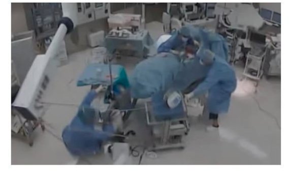 Kur tërmeti godet, kirurgët japin më të mirën për pacientët në operacion